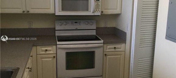 2 Schlafzimmer Gewerbliche Immobilien in Miami, USA, Nr. 615684 5