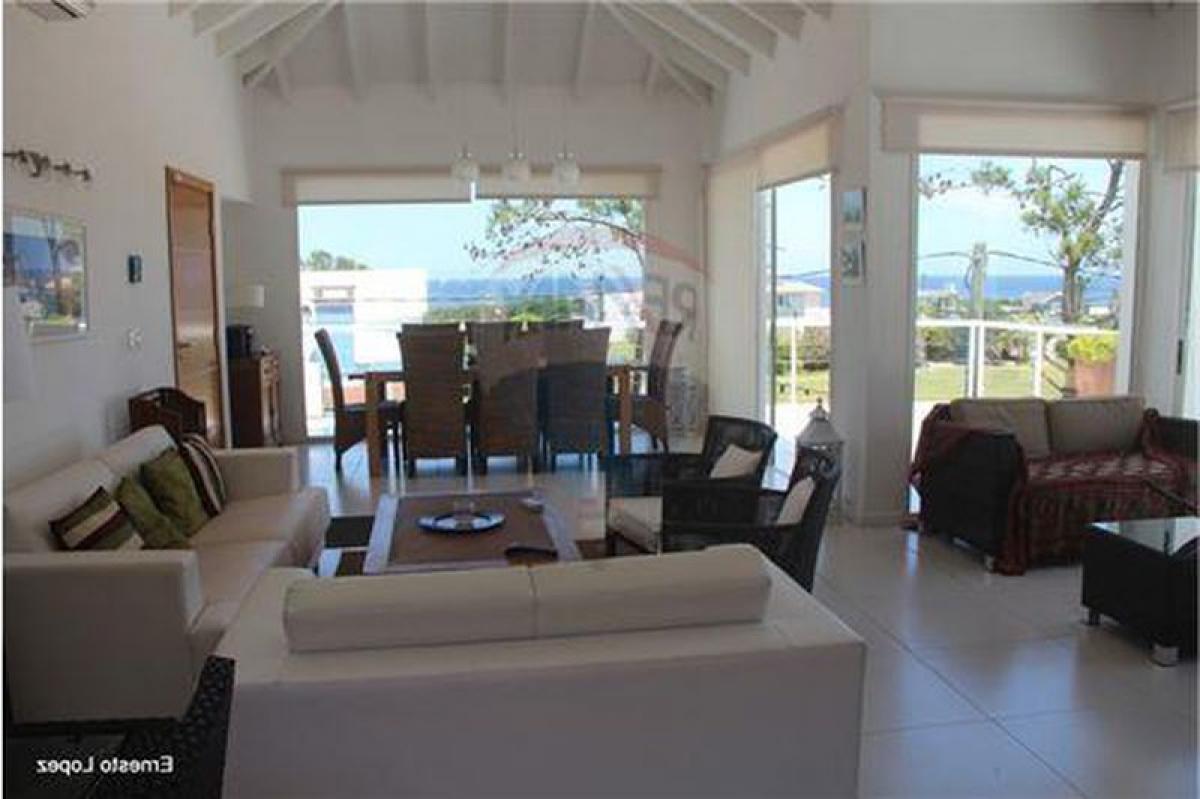 6 bedrooms House in Maldonado, Uruguay No. 8197