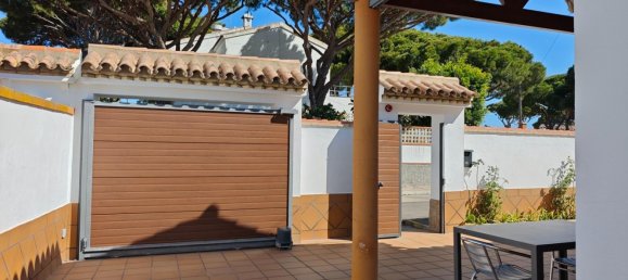 4 bedrooms House in La Barrosa, Spain No. 143988 4