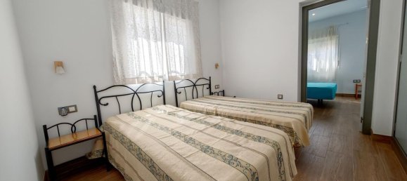 4 bedrooms House in La Barrosa, Spain No. 143988 25