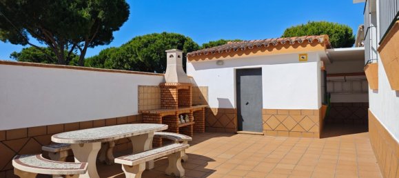 4 bedrooms House in La Barrosa, Spain No. 143988 10