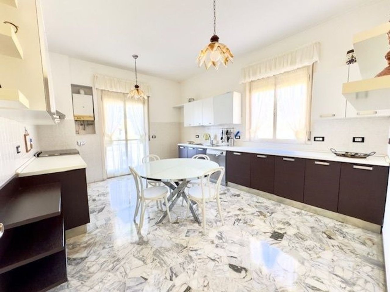 Apartamento de 6 habitaciónes en Genoa, Italy No. 35851