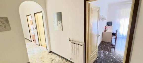 Apartamento de 6 habitaciónes en Genoa, Italy No. 35851 9