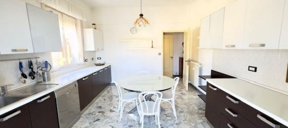 Apartamento de 6 habitaciónes en Genoa, Italy No. 35851 4