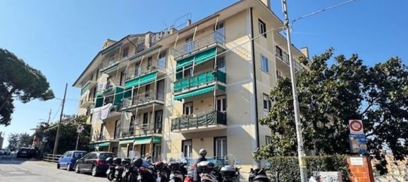 Apartamento de 6 habitaciónes en Genoa, Italy No. 35851 11
