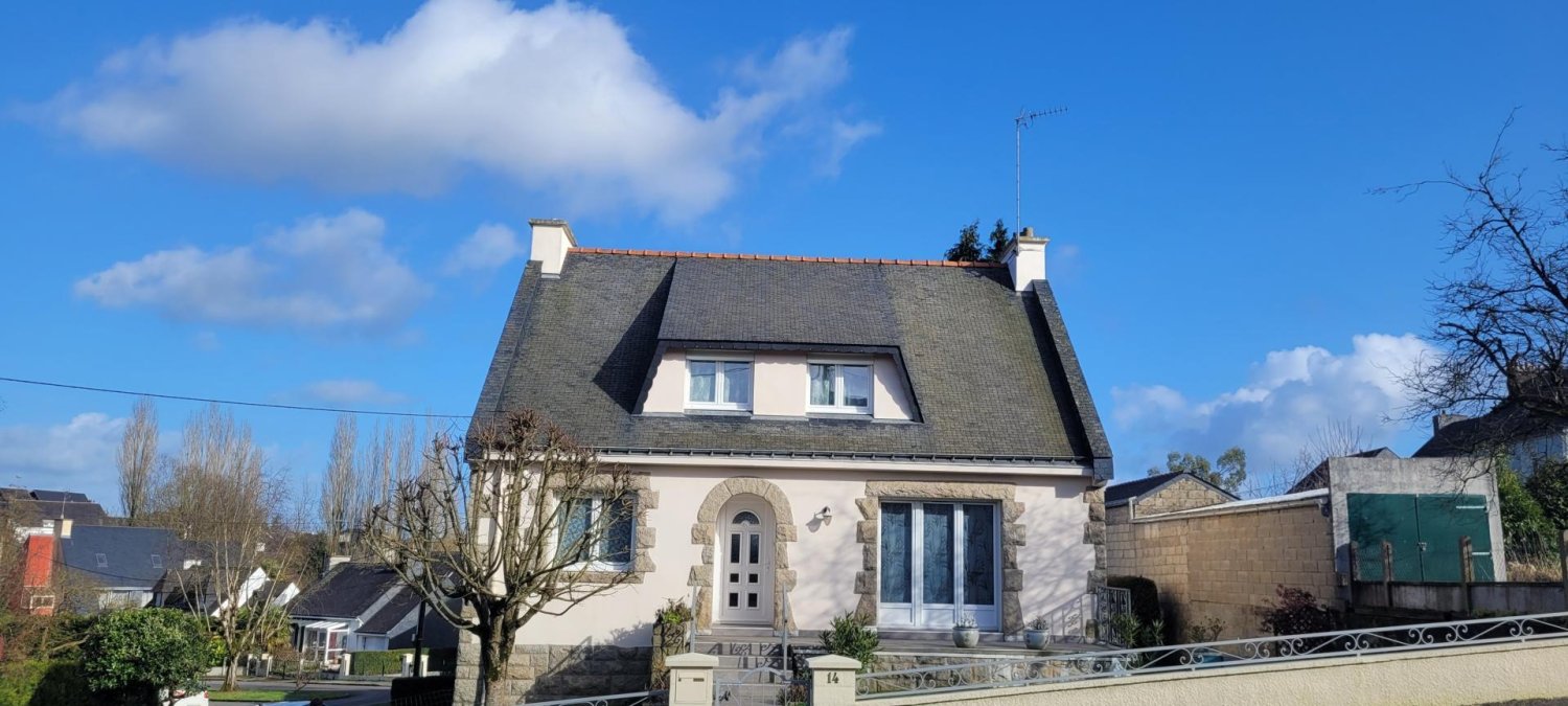 4 bedrooms House in Locmine, France No. 202304