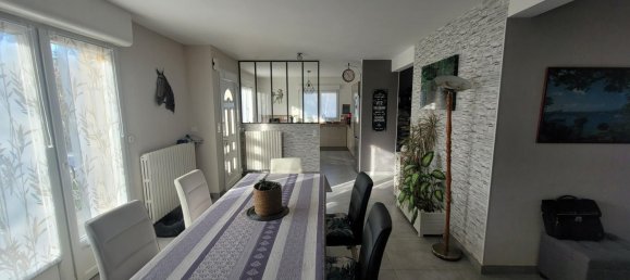 4 bedrooms House in Locmine, France No. 202304 2