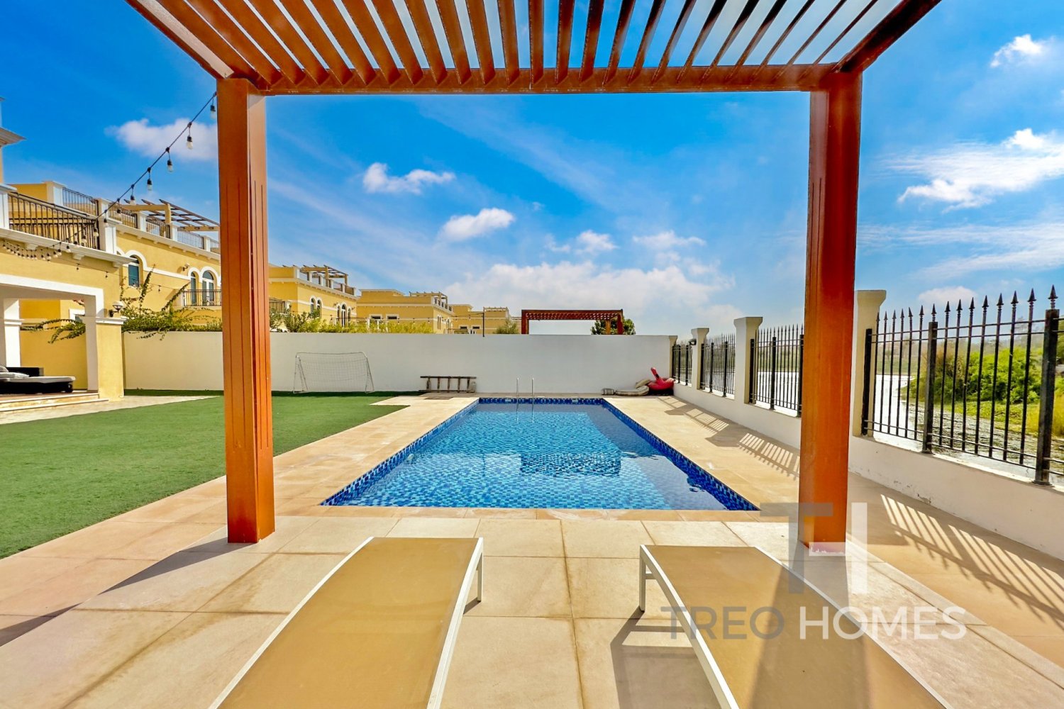 4 bedrooms Villa in Jumeirah Park, UAE No. 28460