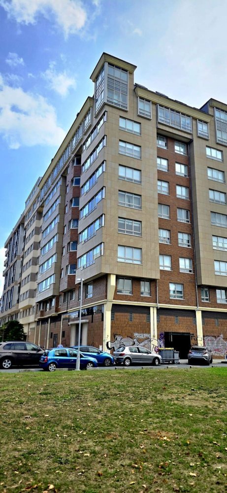 Apartamento de 3 dormitorios en La Coruña, Spain No. 264401