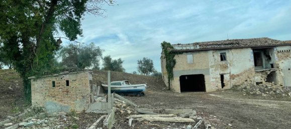 8 rooms House in Spinetoli, Italy No. 227715 3