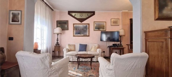 5 rooms Apartment in Modena, Italy No. 213432 6