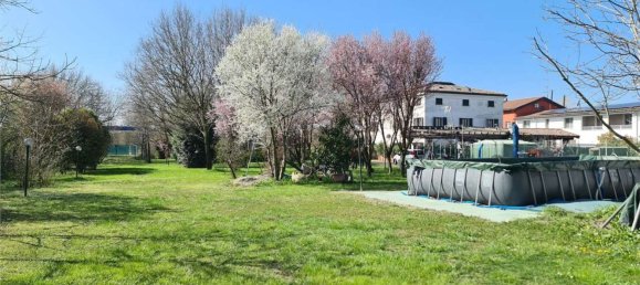 5 rooms Apartment in Modena, Italy No. 213432 34