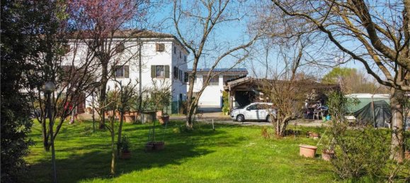 5 rooms Apartment in Modena, Italy No. 213432 36