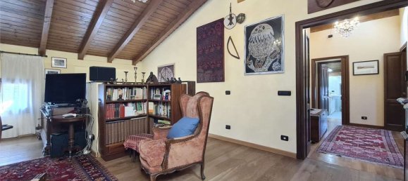 5 rooms Apartment in Modena, Italy No. 213432 20