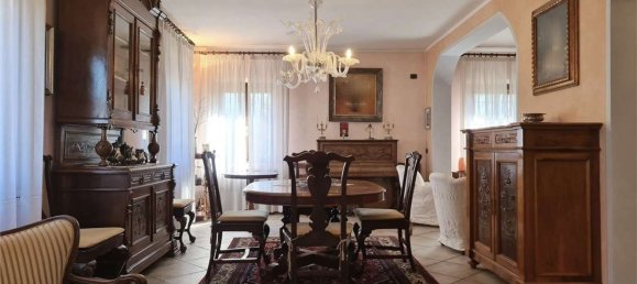 5 rooms Apartment in Modena, Italy No. 213432 8