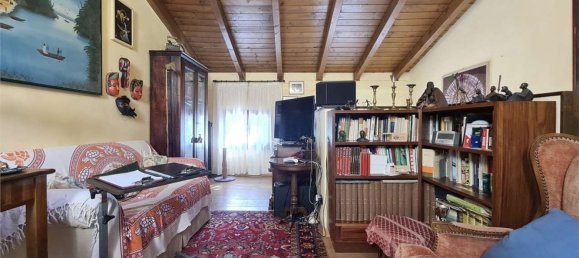 5 rooms Apartment in Modena, Italy No. 213432 23