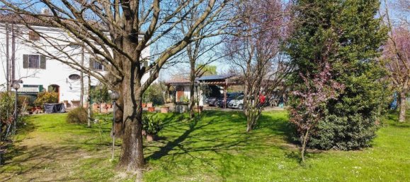 5 rooms Apartment in Modena, Italy No. 213432 31