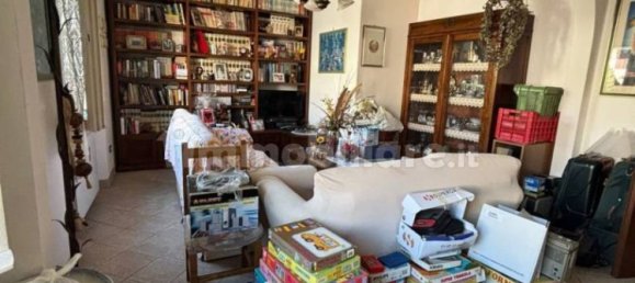 2 bedrooms Villa in Pisa, Italy No. 64131 2