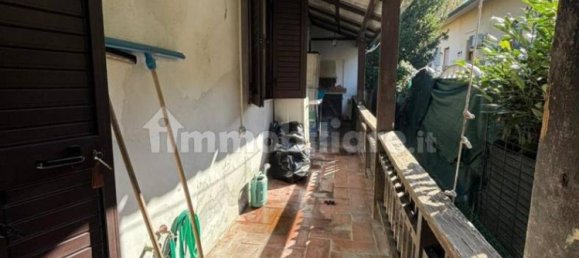 2 bedrooms Villa in Pisa, Italy No. 64131 10