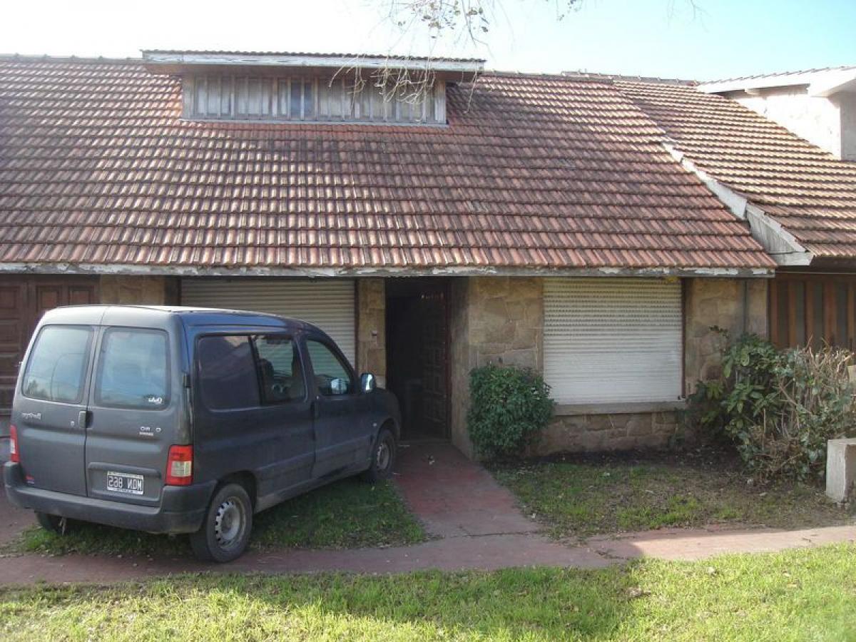 Casa de 2 dormitorios en Mar del Plata, Argentina No. 91355