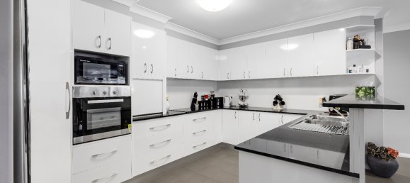 4 bedrooms House in Wauchope, Australia No. 450 3