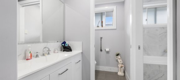 4 bedrooms House in Wauchope, Australia No. 450 14