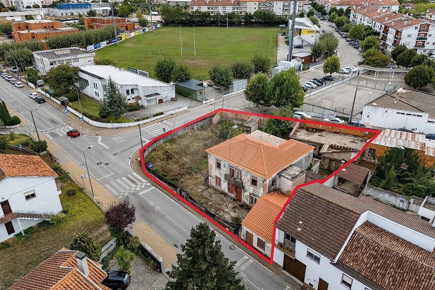 Дом с 5 спальнями в Лозан, Португалия № 174423