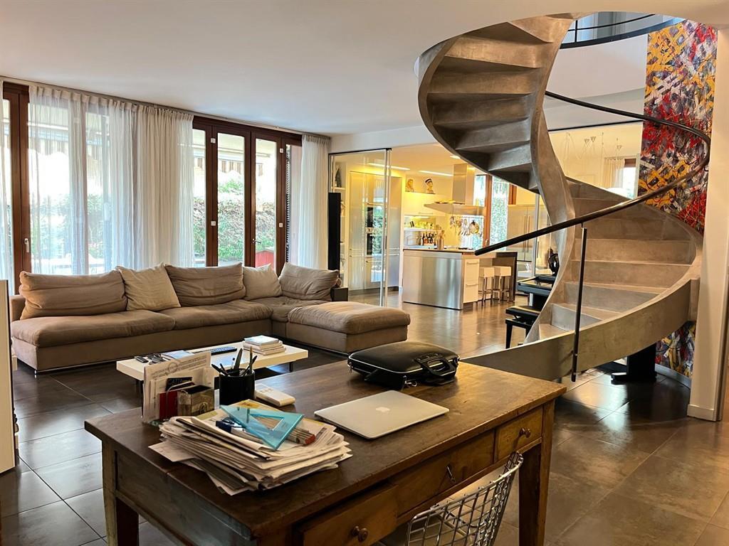 5 rooms Apartment in Monza, Italy No. 34151