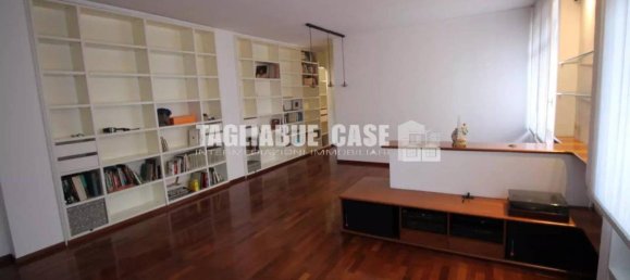 4 rooms Apartment in Cusano Milanino, Italy No. 72146 3