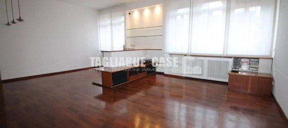 4 rooms Apartment in Cusano Milanino, Italy No. 72146 7