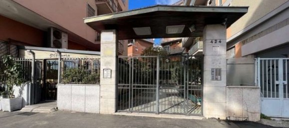 5 rooms Apartment in Rome, Italy No. 268682 2