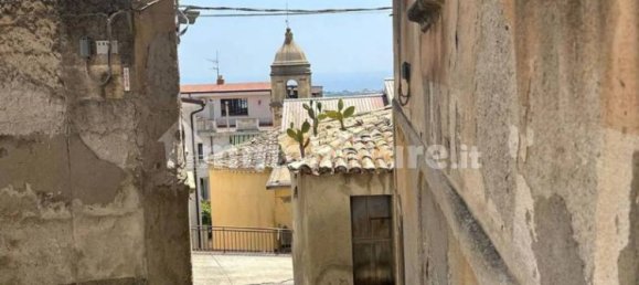 Villa de 9 dormitorios en Sant'Ilario dello Ionio, Italy No. 340100 17