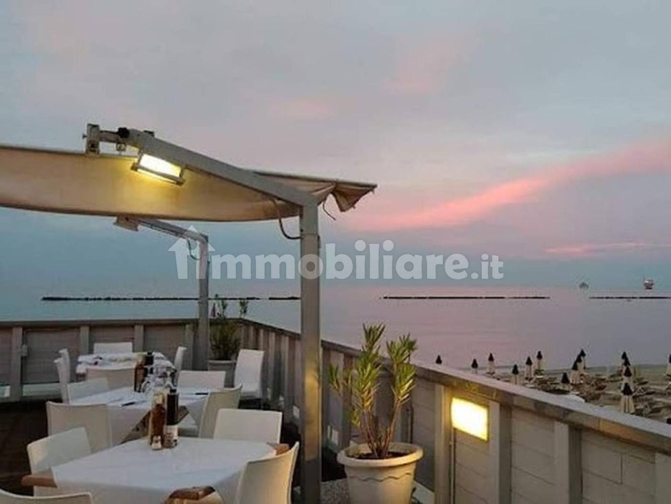  عقار تجاري في Ravenna, Italy 25000متر مربع رقم 317017