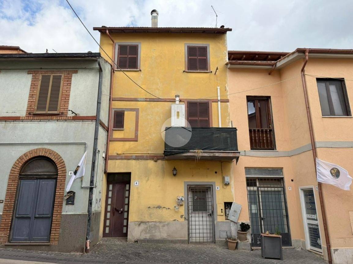 3غرفة بناية في Monterosi, Italy رقم 302120