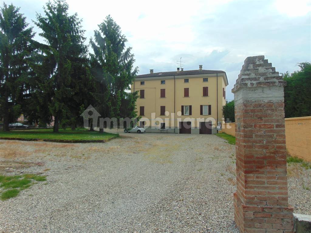 6 chambres Maison à San Giorgio Piacentino, Italy No. 216833