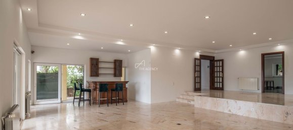 8 bedrooms Villa in Cascais, Portugal No. 119085 12