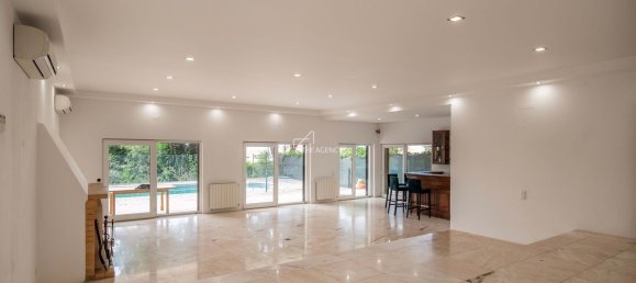 8 bedrooms Villa in Cascais, Portugal No. 119085 11