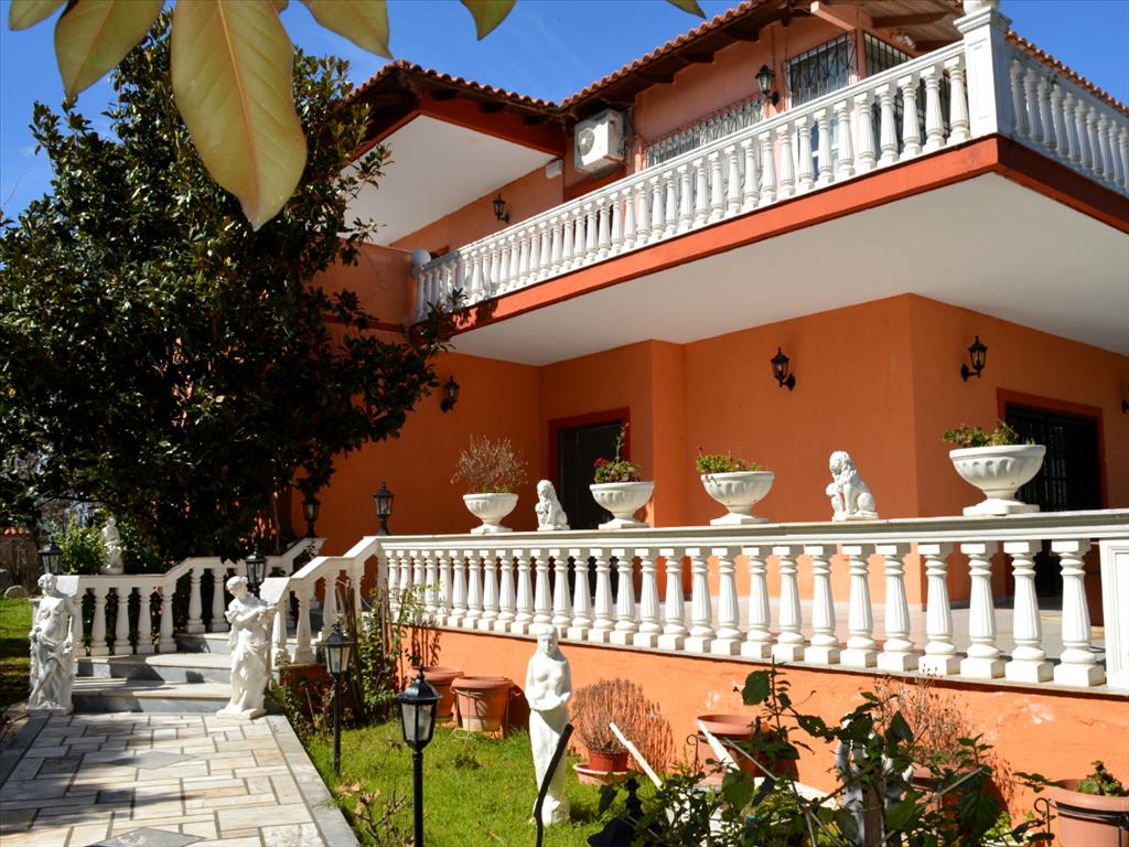 Propiedad de 4 dormitorios en Agios Konstantinos, Greece No. 5817