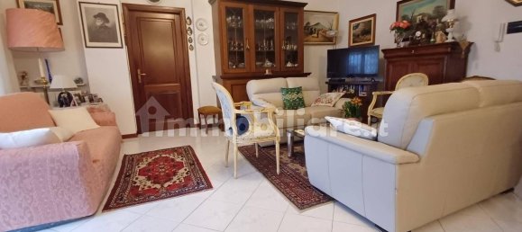 Apartamento de 2 dormitorios en Massa, Italy No. 93467 4