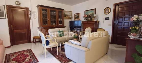 Apartamento de 2 dormitorios en Massa, Italy No. 93467 3