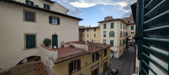2 bedrooms Apartment in Florence, Italy No. 265773 3