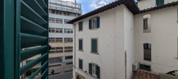 2 bedrooms Apartment in Florence, Italy No. 265773 4