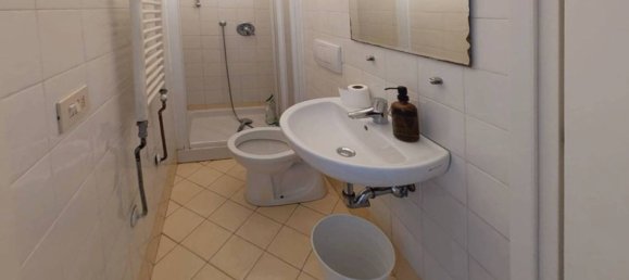 2 bedrooms Apartment in Florence, Italy No. 265773 2