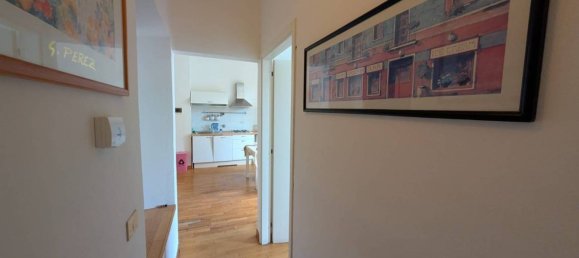 2 bedrooms Apartment in Florence, Italy No. 265773 9