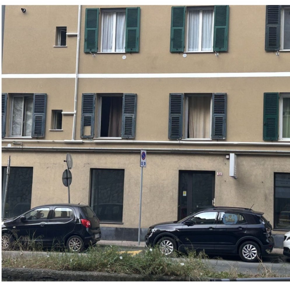 200m² Commercial property in Genoa, Italy No. 371557