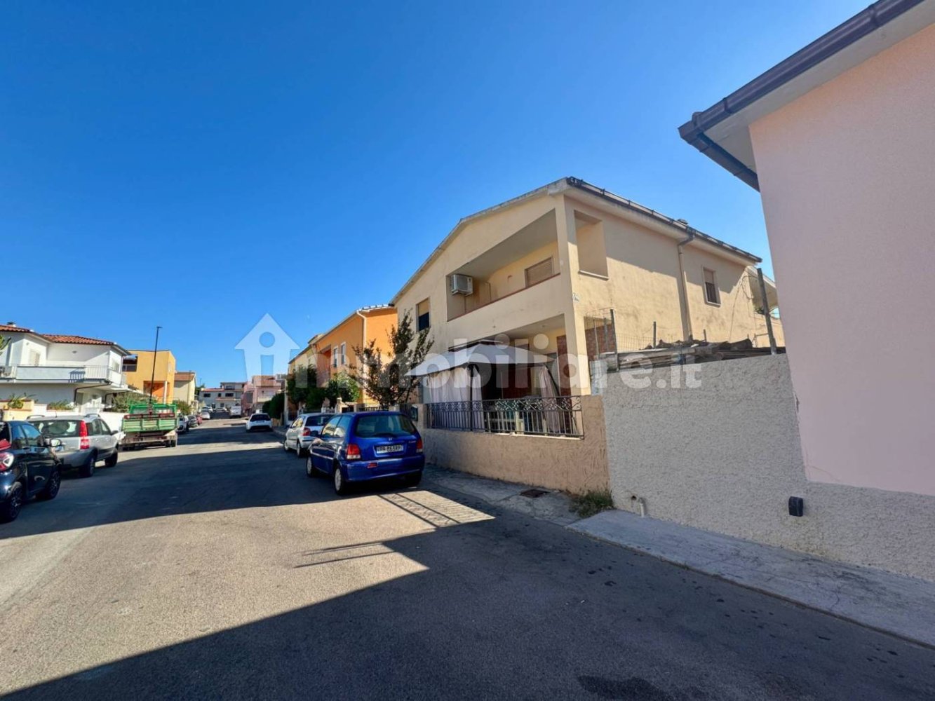 Apartamento de 5 habitaciónes en Olbia, Italy No. 261404