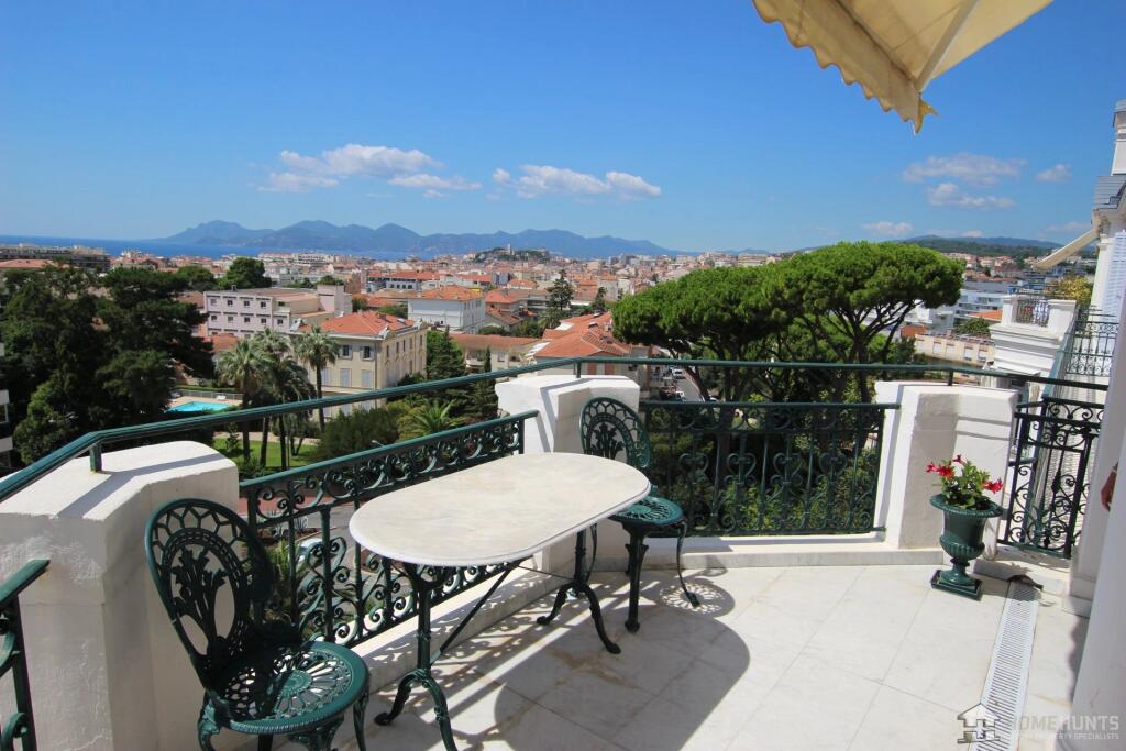 4 bedrooms Penthouse in Cannes, France No. 288484