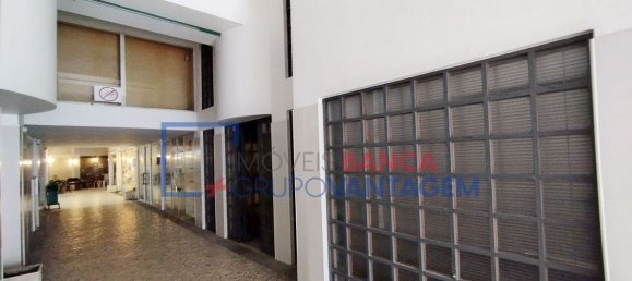 44m² Commercial property in Caldas da Rainha, Portugal No. 92774 3