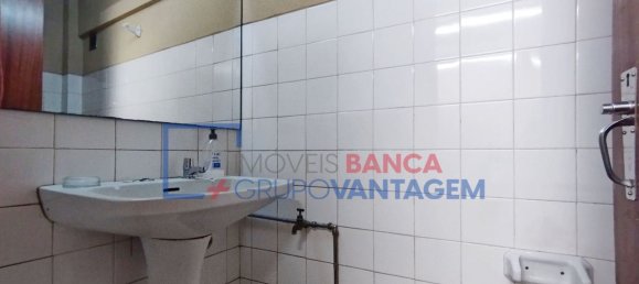 44m² Commercial property in Caldas da Rainha, Portugal No. 92774 14