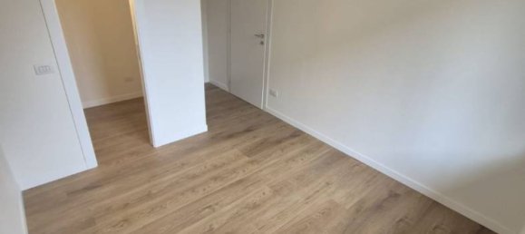 1 bedroom Apartment in Milan, Italy No. 341022 4